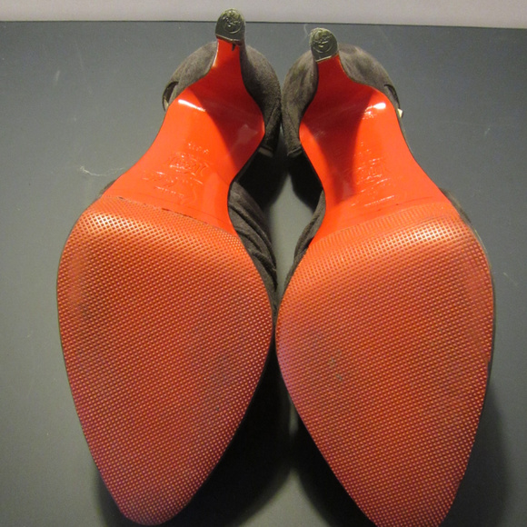 Christian Louboutin Suede Pumps - Picture 4 of 6